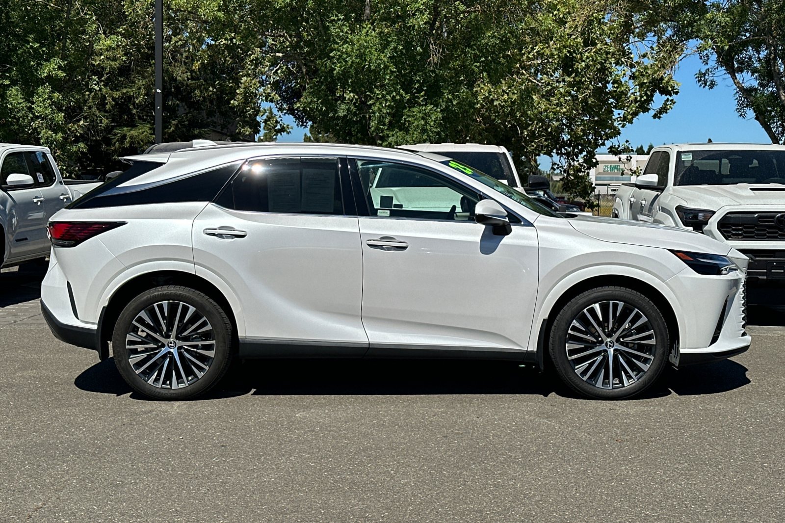 Used 2023 Lexus RX 350 w/ Cold Area Package AWD/4WD image 3