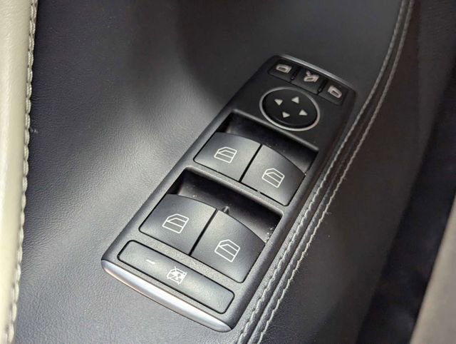 Used 2019 Tesla Model S Standard Range image 16