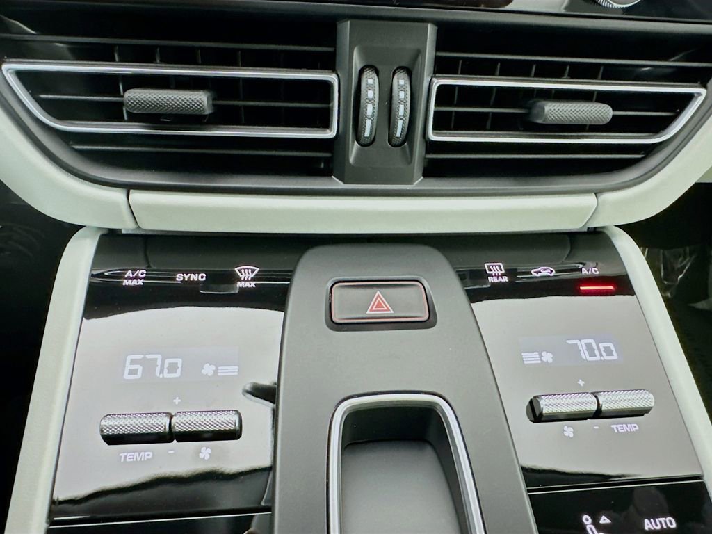 New 2025 Porsche Macan S image 18