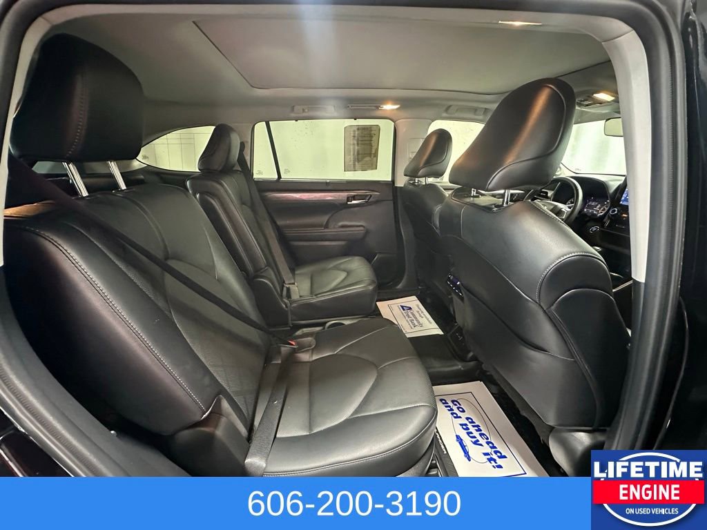 Used 2022 Toyota Highlander Platinum image 25