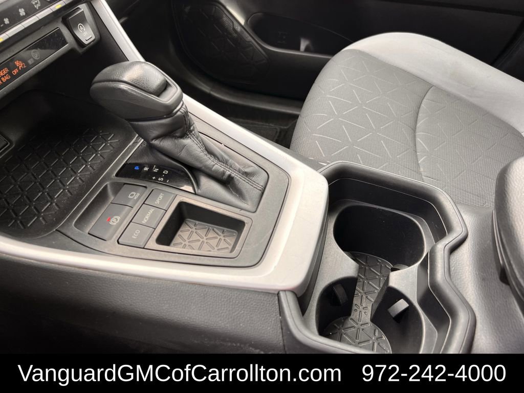 Used 2020 Toyota RAV4 XLE image 19