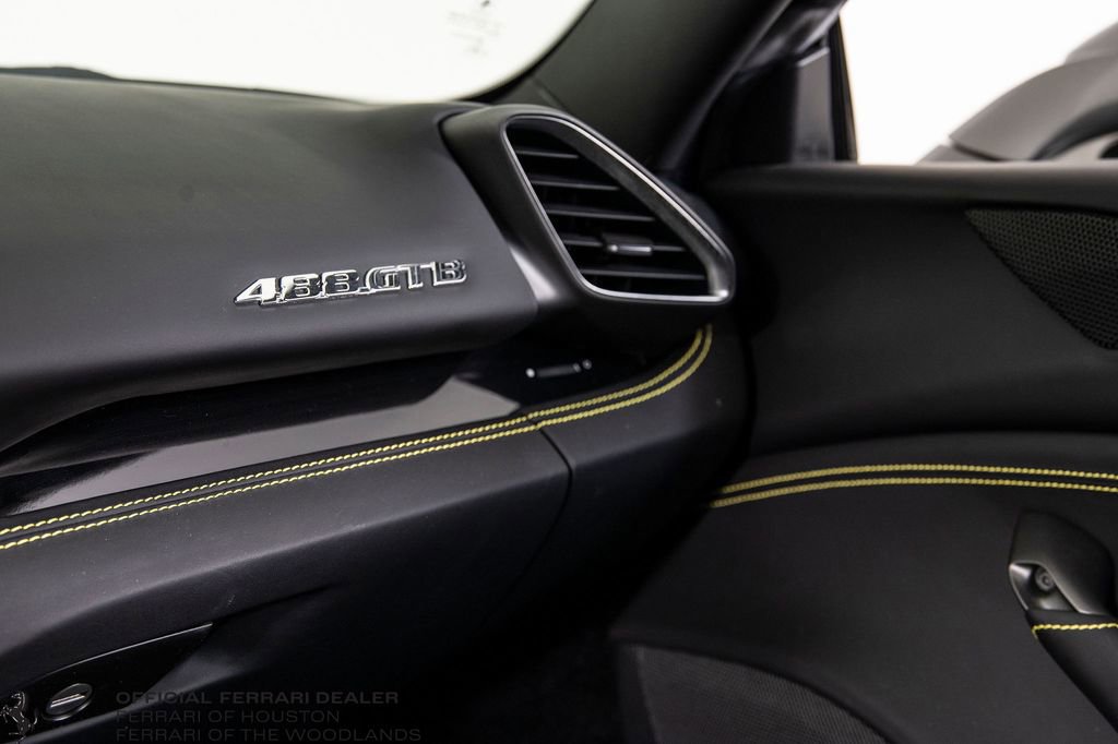 Certified 2018 Ferrari 488 GTB RWD image 15
