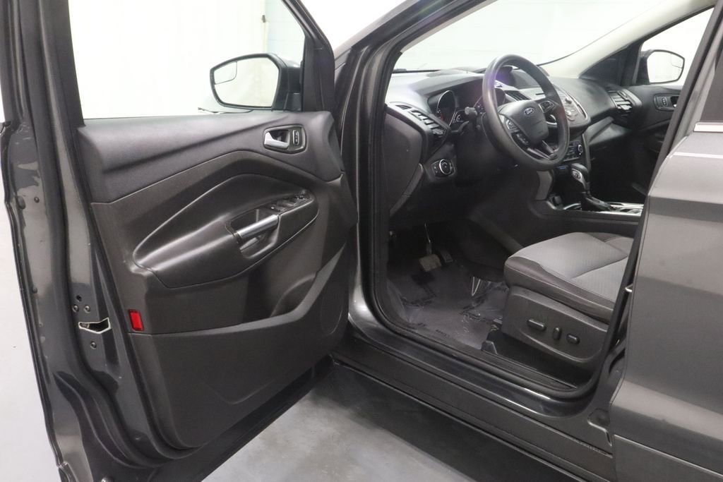 Used 2018 Ford Escape SE AWD/4WD image 19