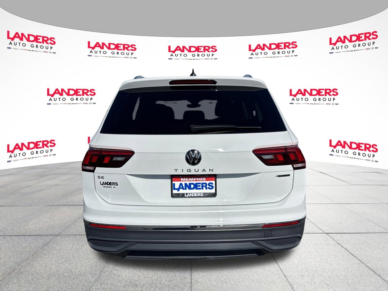 Used 2024 Volkswagen Tiguan SE AWD/4WD image 4