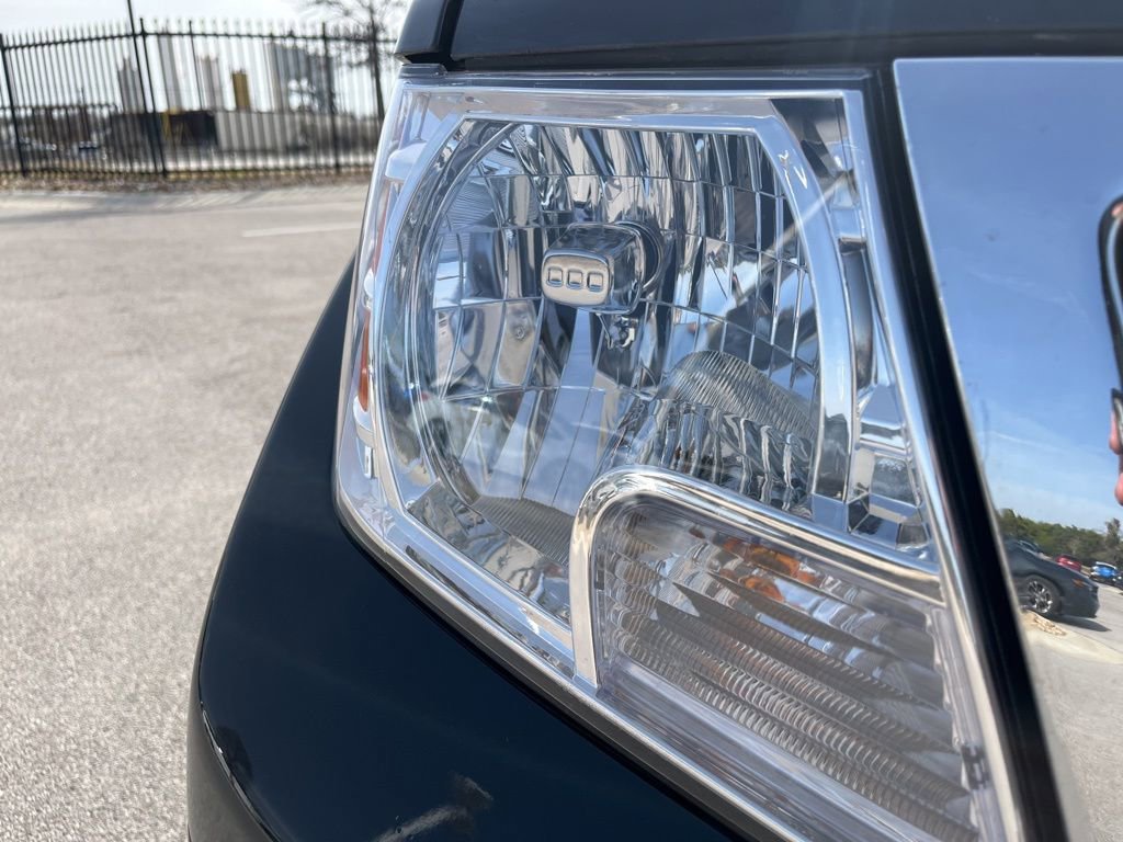 Used 2015 Nissan Frontier SV w/ SV Value Truck Package image 12