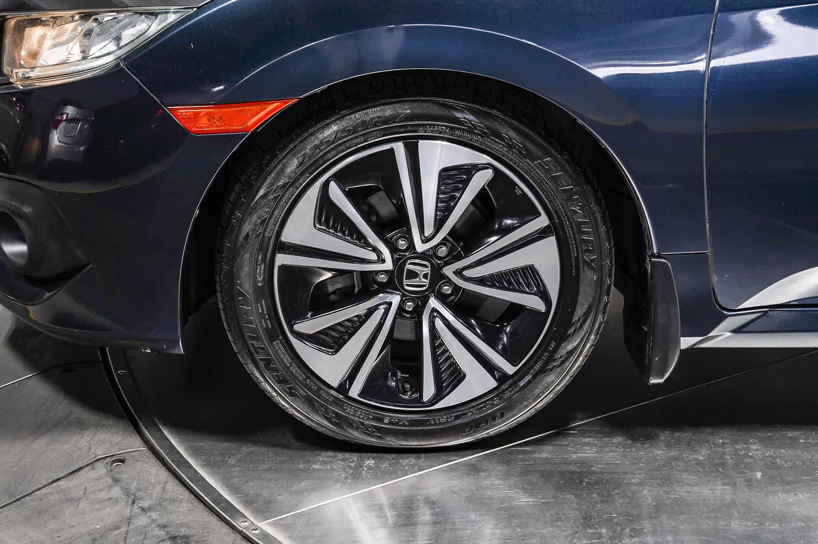 Used 2018 Honda Civic EX-T image 9
