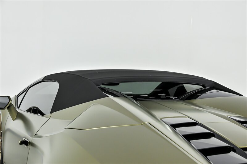 Used 2022 Lamborghini Huracan EVO RWD image 39