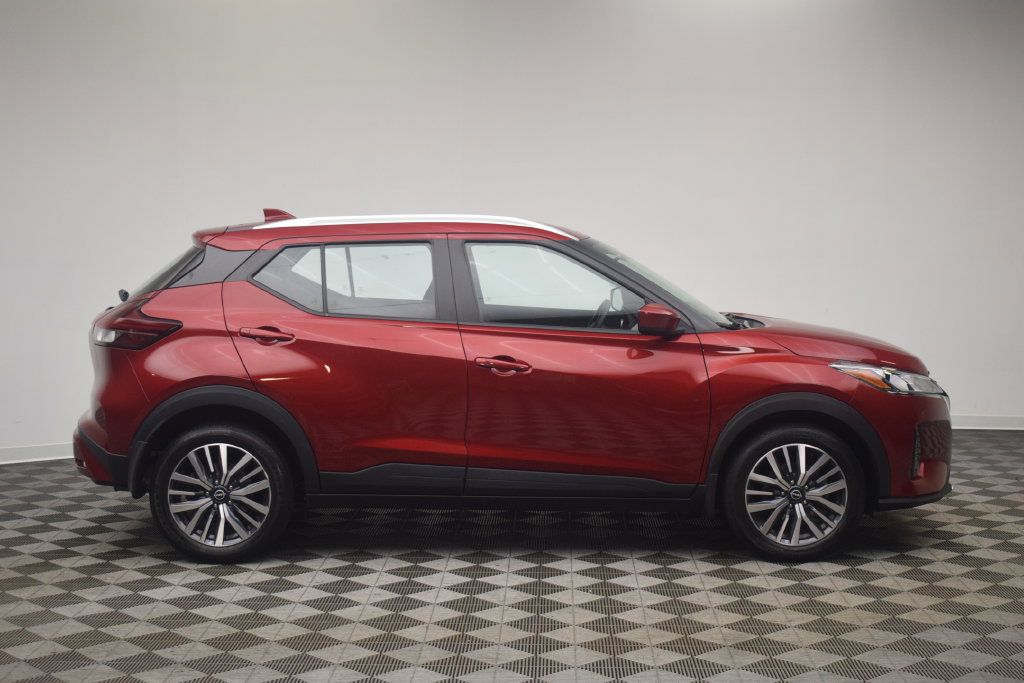 Used 2023 Nissan Kicks SV FWD image 9