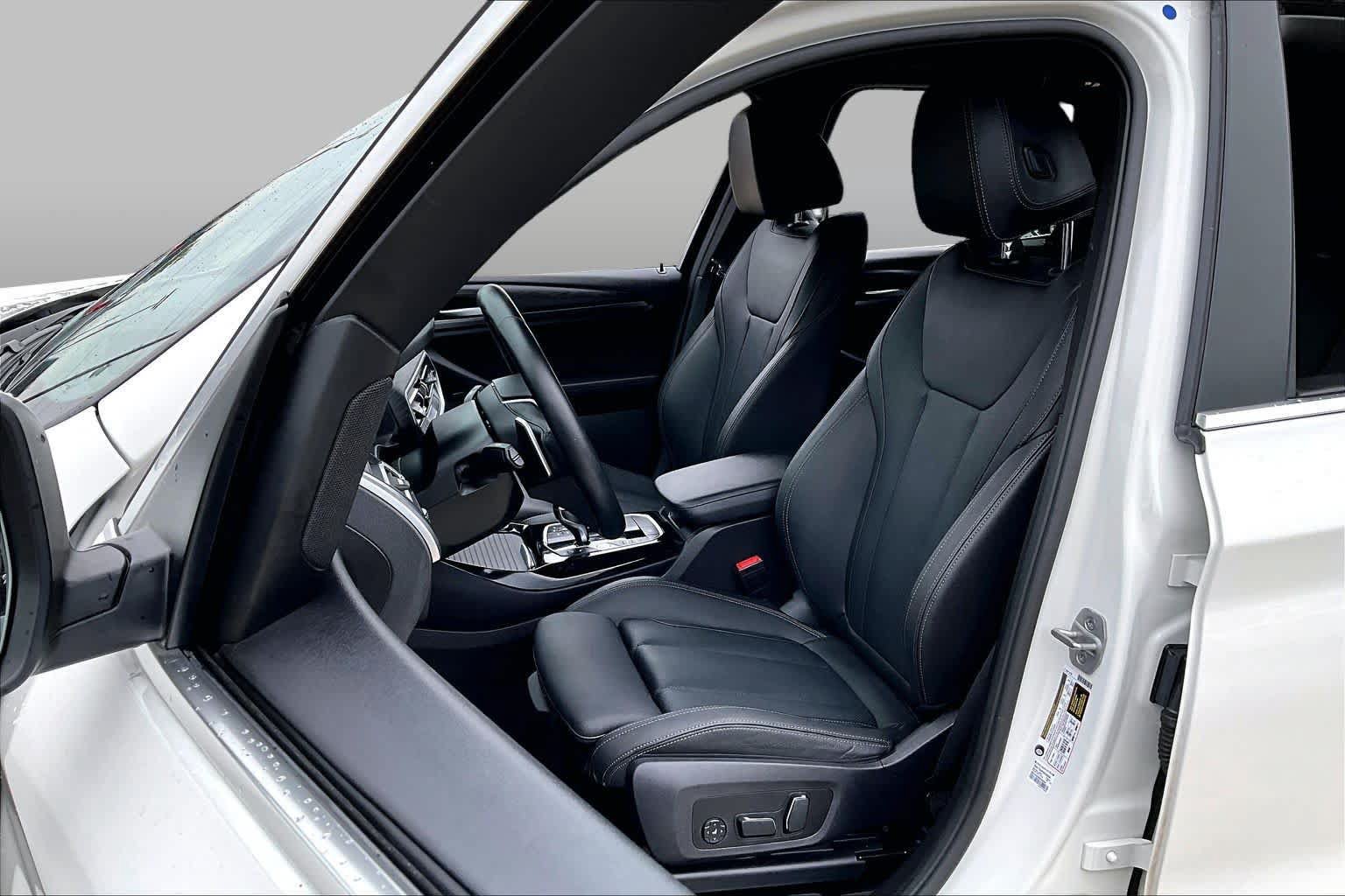 Used 2024 BMW X3 sDrive30i w/ Premium Package w/ZPA RWD image 8