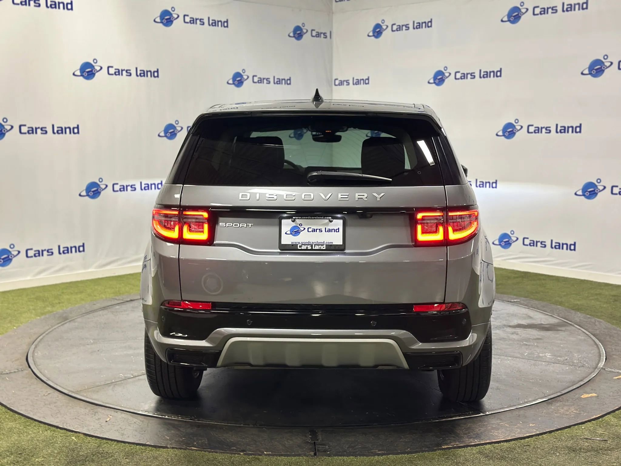 Used 2025 Land Rover Discovery Sport S image 4