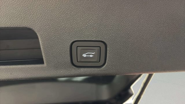 Used 2025 GMC Acadia Elevation FWD image 21