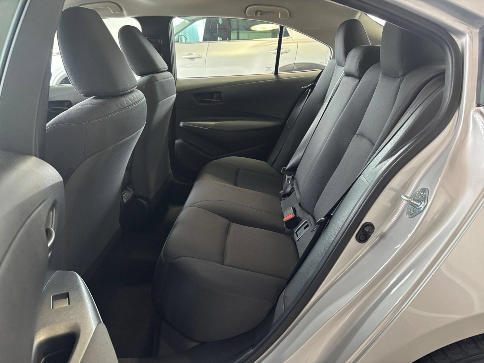 Used 2025 Toyota Corolla LE FWD image 24