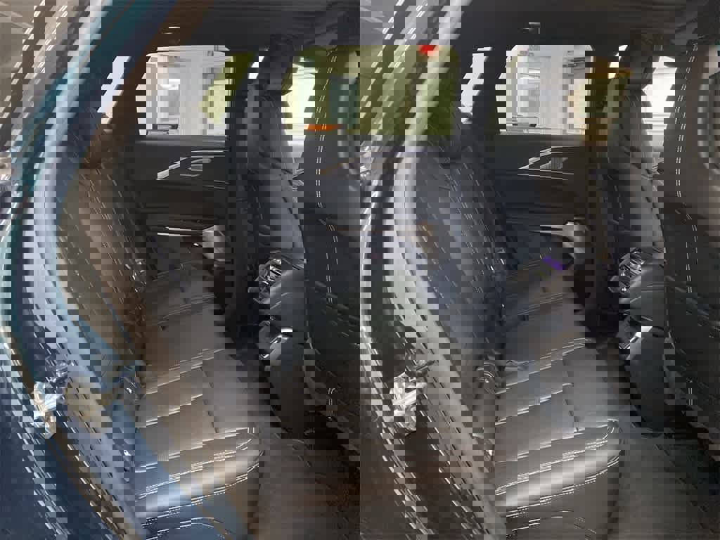 Certified 2025 Cadillac Lyriq Luxury image 18