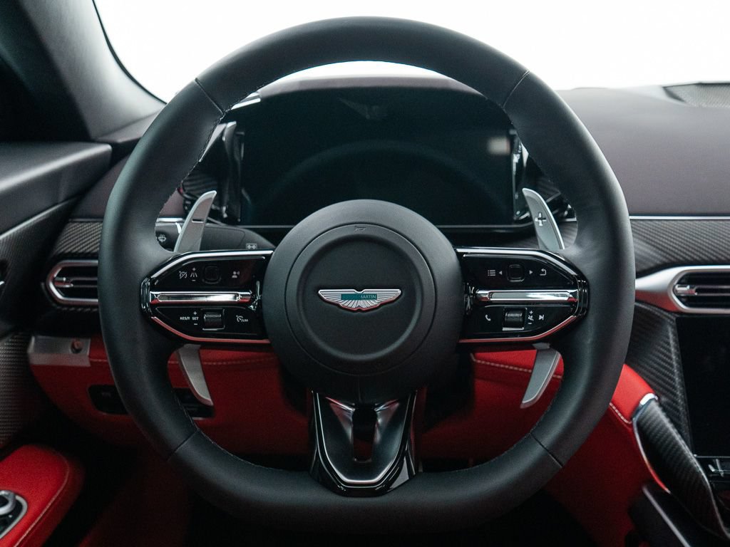Used 2025 Aston Martin Vanquish RWD image 21
