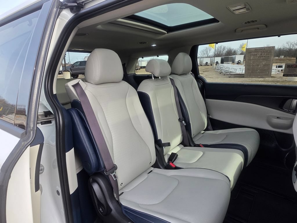 Used 2025 Kia Carnival SX Prestige FWD image 43