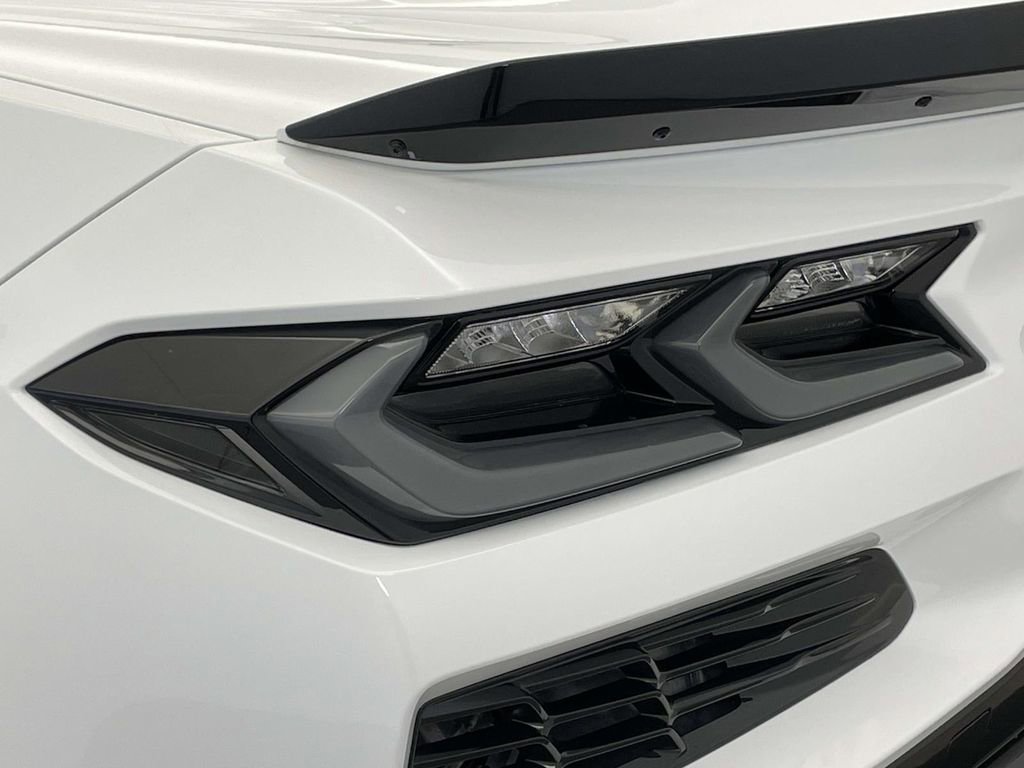 Used 2025 Chevrolet Corvette Z06 image 16