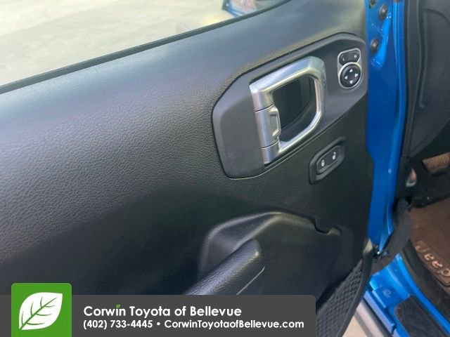 Used 2024 Jeep Gladiator Mojave w/ Technology Group image 16