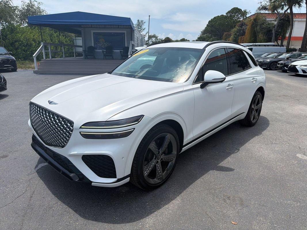 Used 2023 Genesis GV70 2.5T w/ Sport Prestige Package AWD/4WD video 1