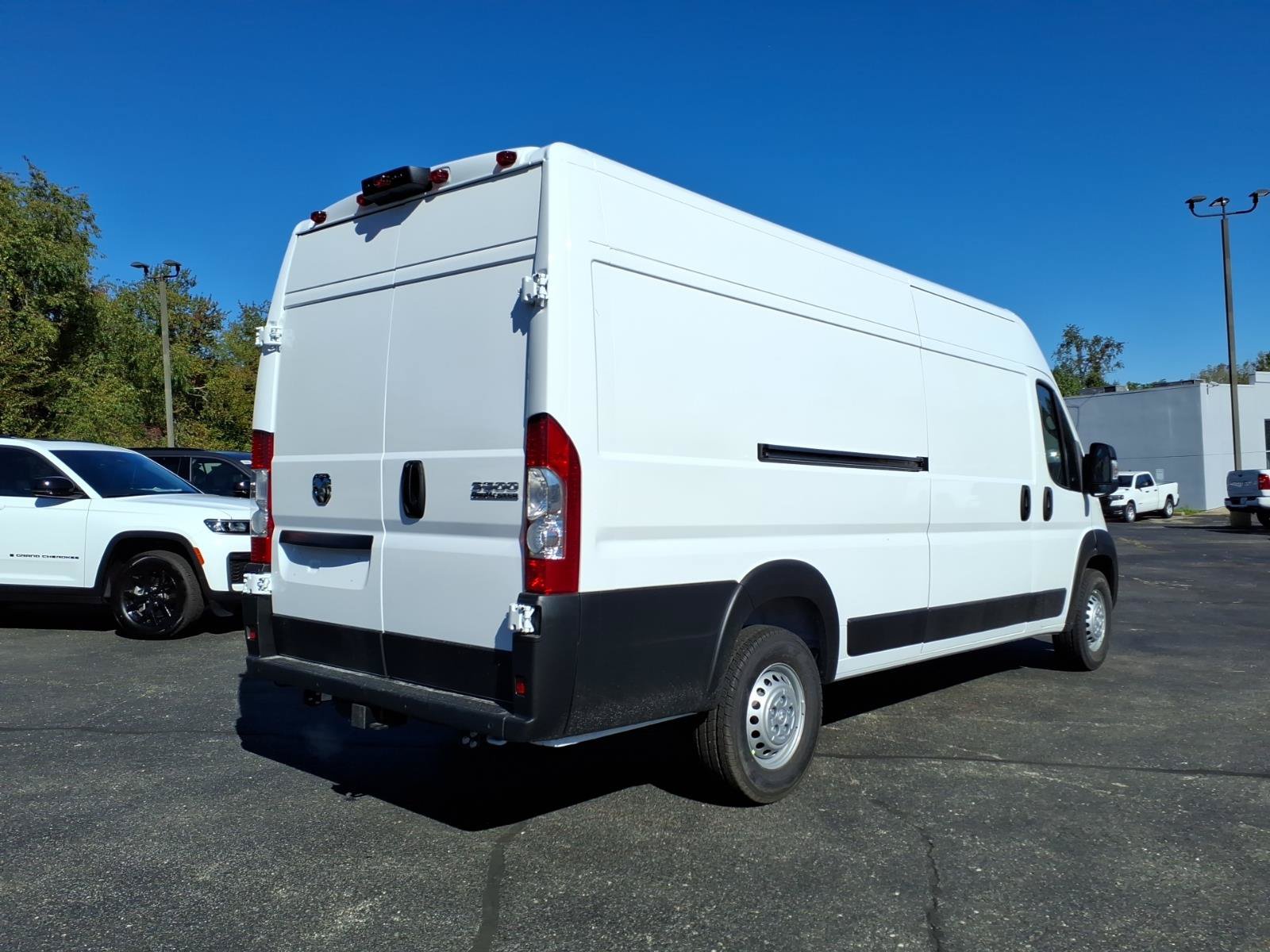 New 2027 RAM ProMaster 3500 w/ Safety Group FWD image 7