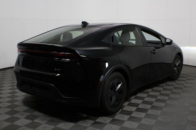Used 2024 Toyota Prius LE image 7