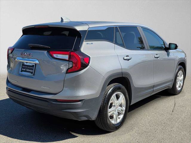 Used 2024 GMC Terrain SLE AWD/4WD image 3