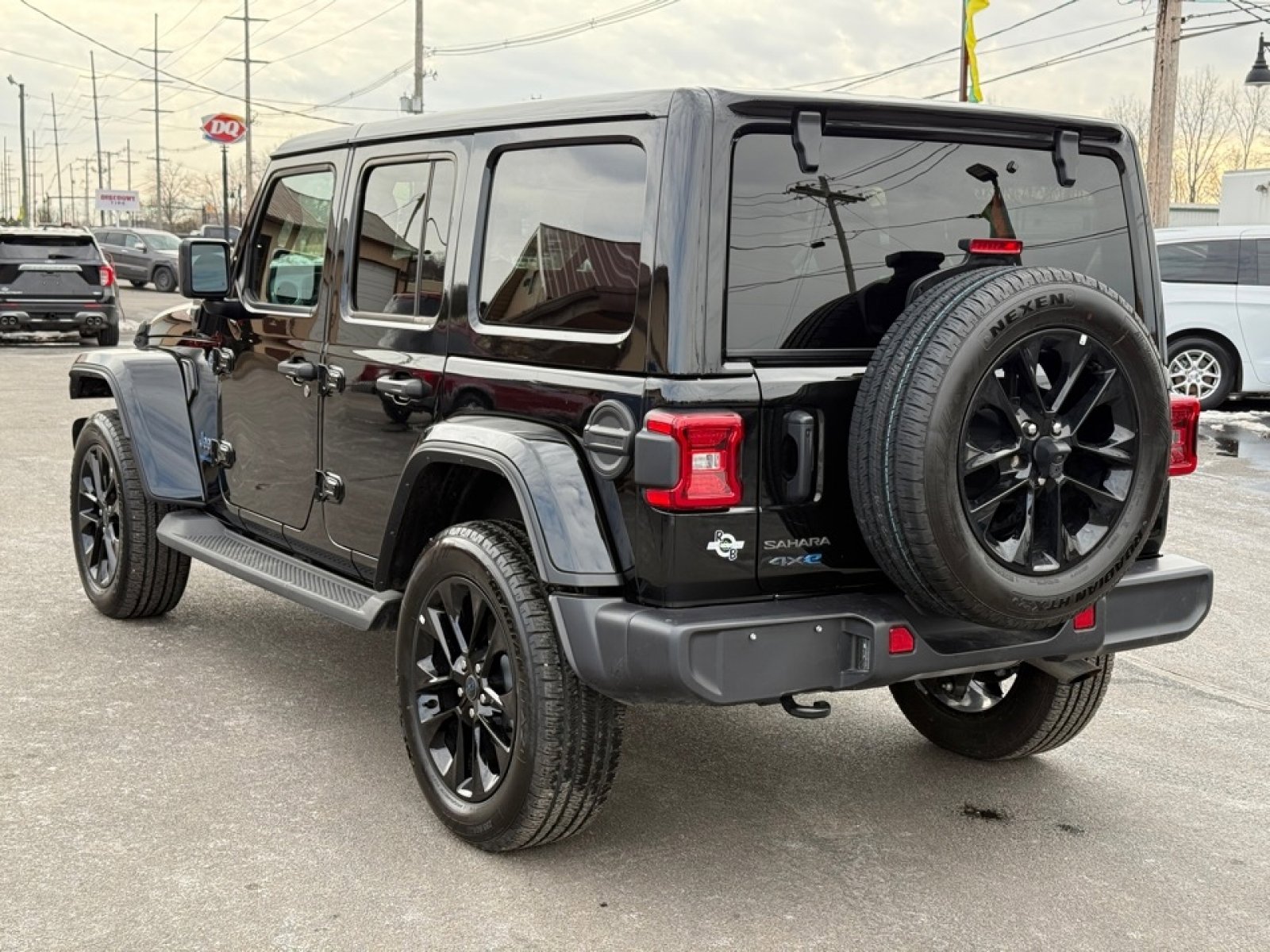 Used 2025 Jeep Wrangler Unlimited Sahara image 6