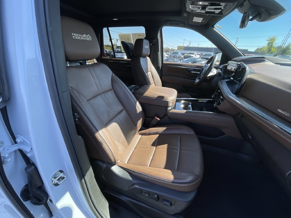 Certified 2026 Chevrolet Tahoe High Country AWD/4WD image 29
