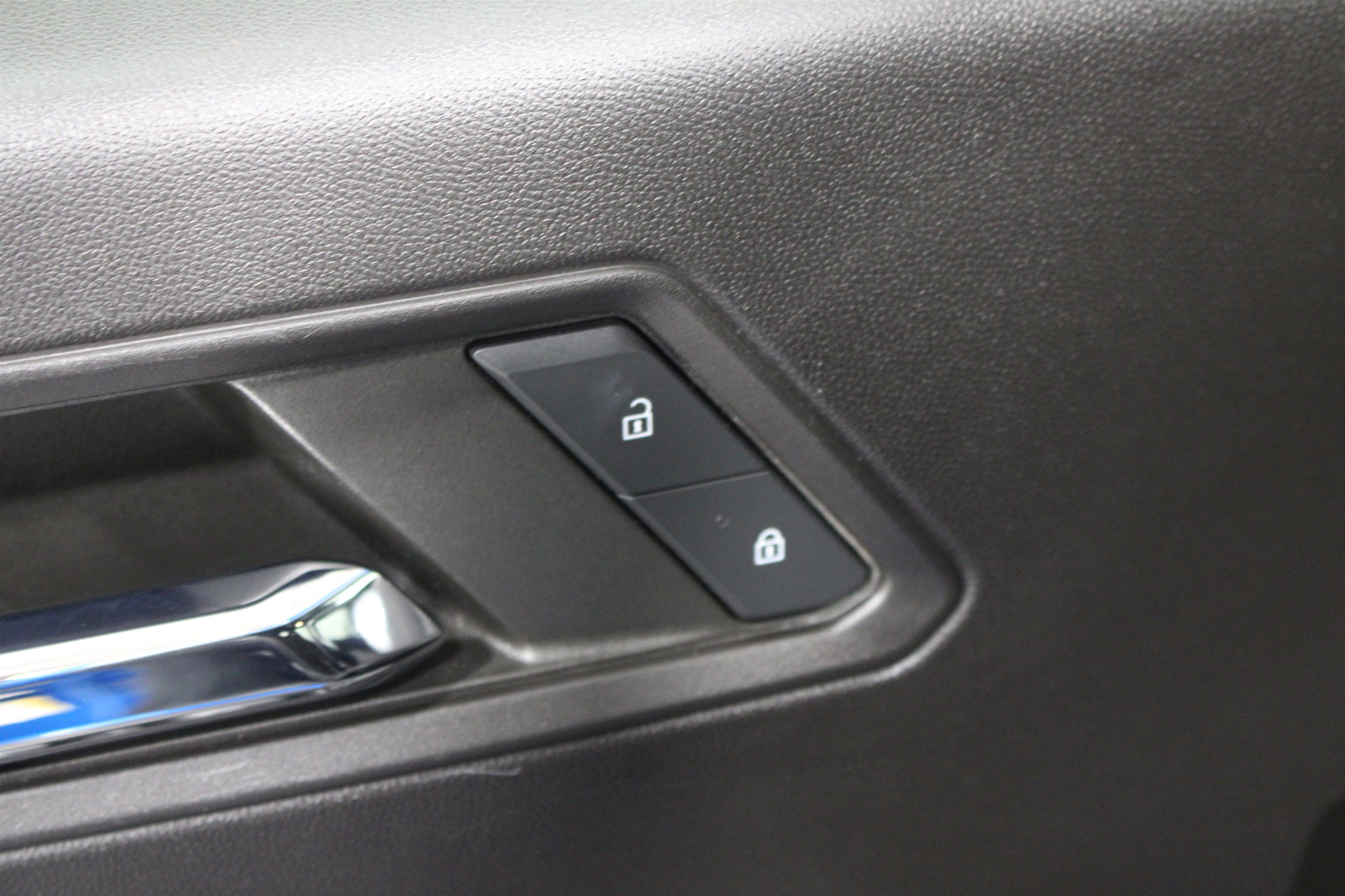 Used 2023 Chevrolet Colorado LT w/ LT Convenience Package II RWD image 8
