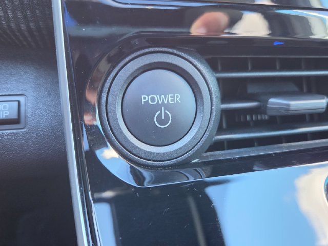 Used 2025 Toyota bZ4X AWD image 46