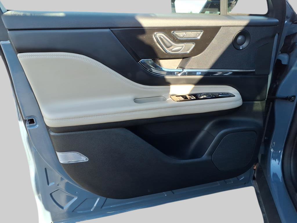 Used 2025 Lincoln Corsair Grand Touring w/ Equipment Group 302A image 12