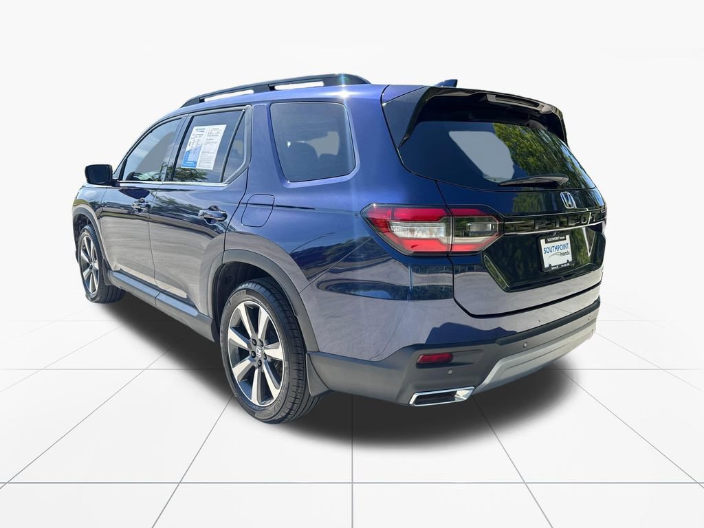 Used 2025 Honda Pilot Touring image 6