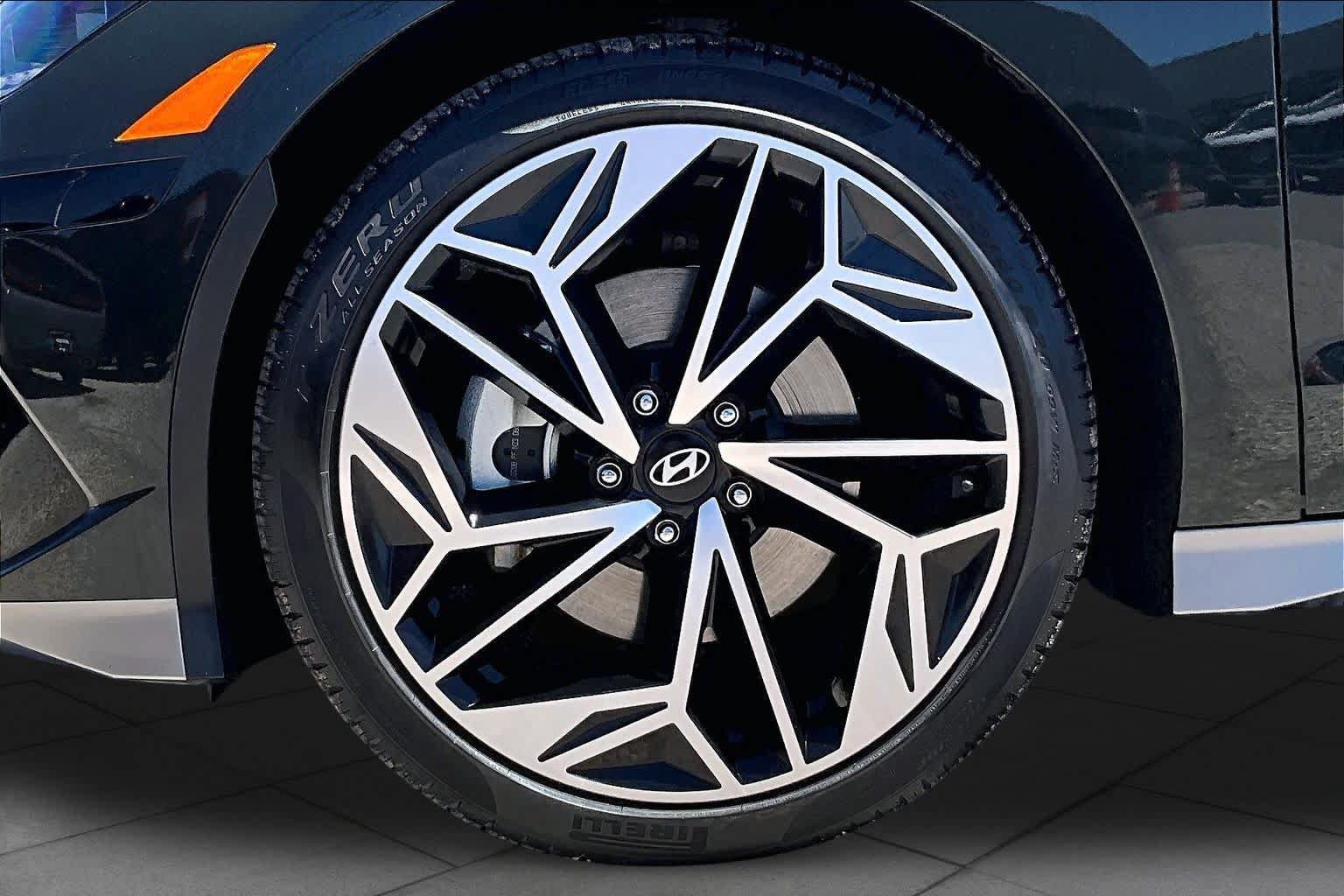 Used 2023 Hyundai Ioniq 6 SEL RWD image 9