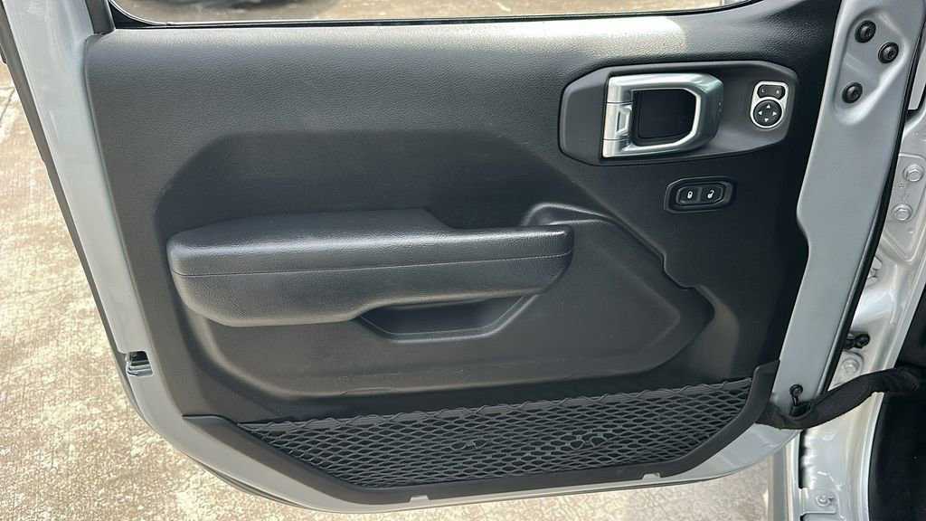 Used 2024 Jeep Wrangler Unlimited Rubicon 4xe image 15