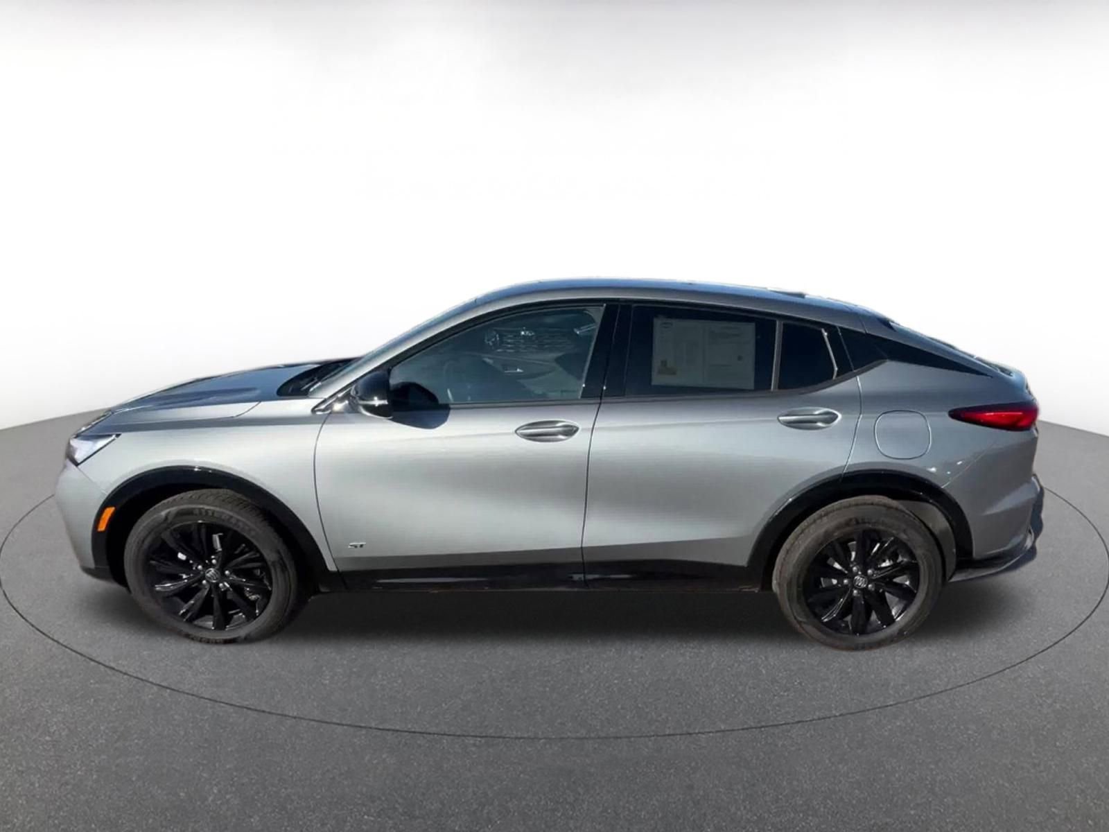 Used 2025 Buick Envista Sport Touring image 9