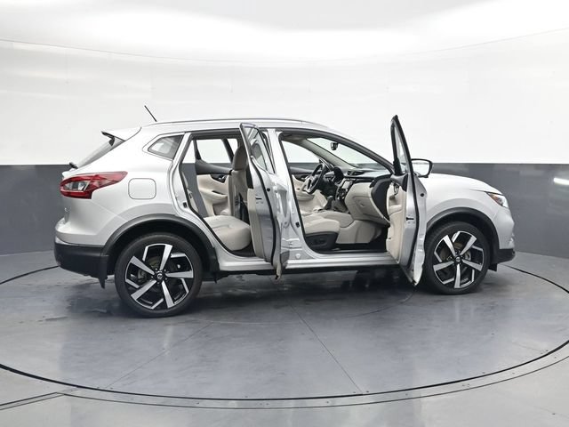 Used 2022 Nissan Rogue Sport SL w/ Premium Package FWD image 39