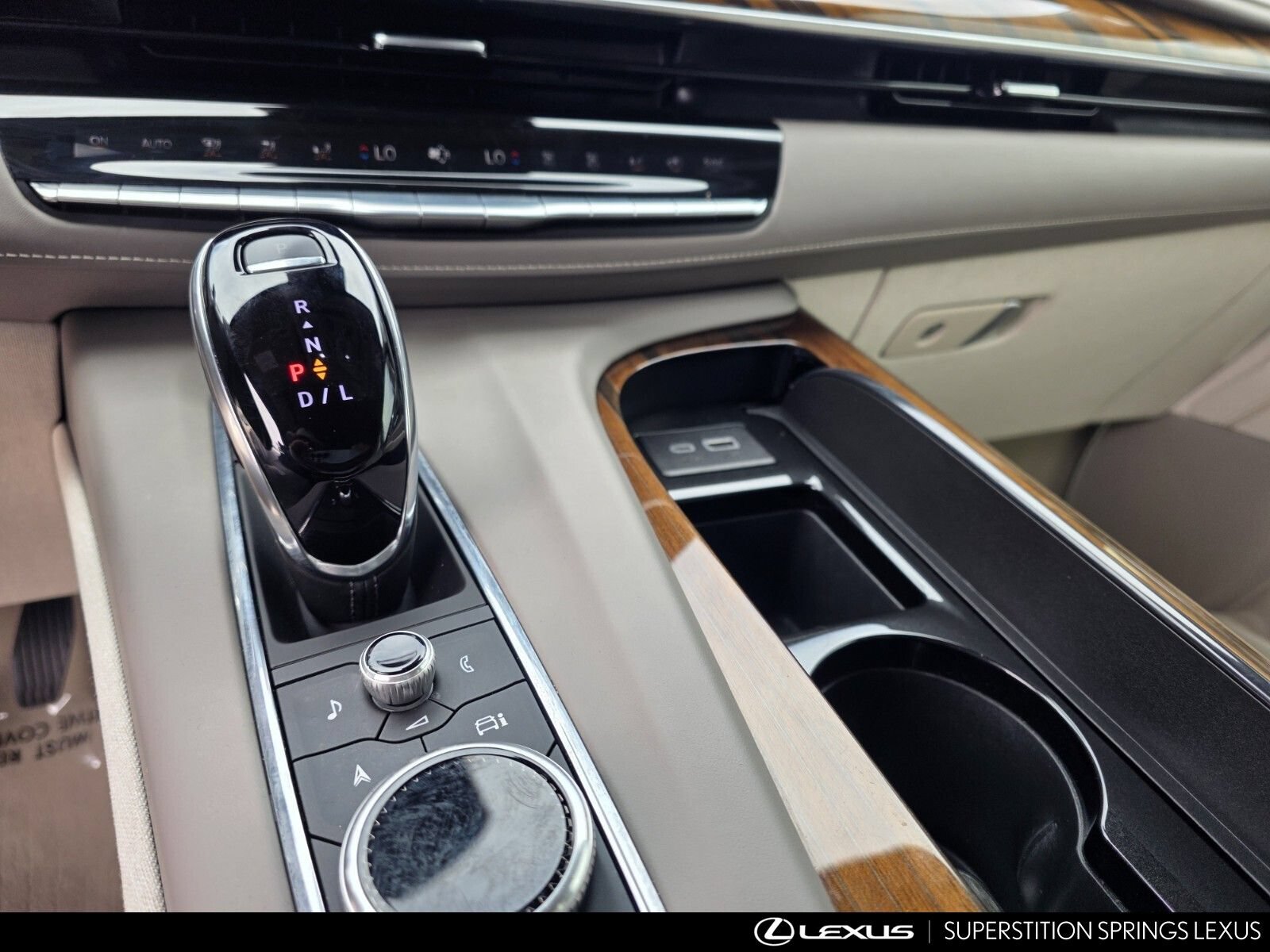 Used 2024 Cadillac Escalade Premium Luxury Platinum w/ Heavy-Duty Trailer Package AWD/4WD image 19