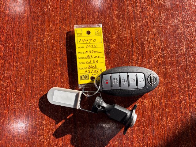Used 2024 Nissan Altima 2.5 SV FWD image 34
