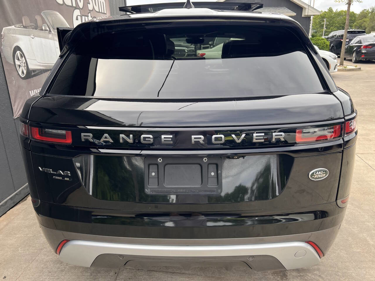 Used 2018 Land Rover Range Rover Velar R-Dynamic SE image 6