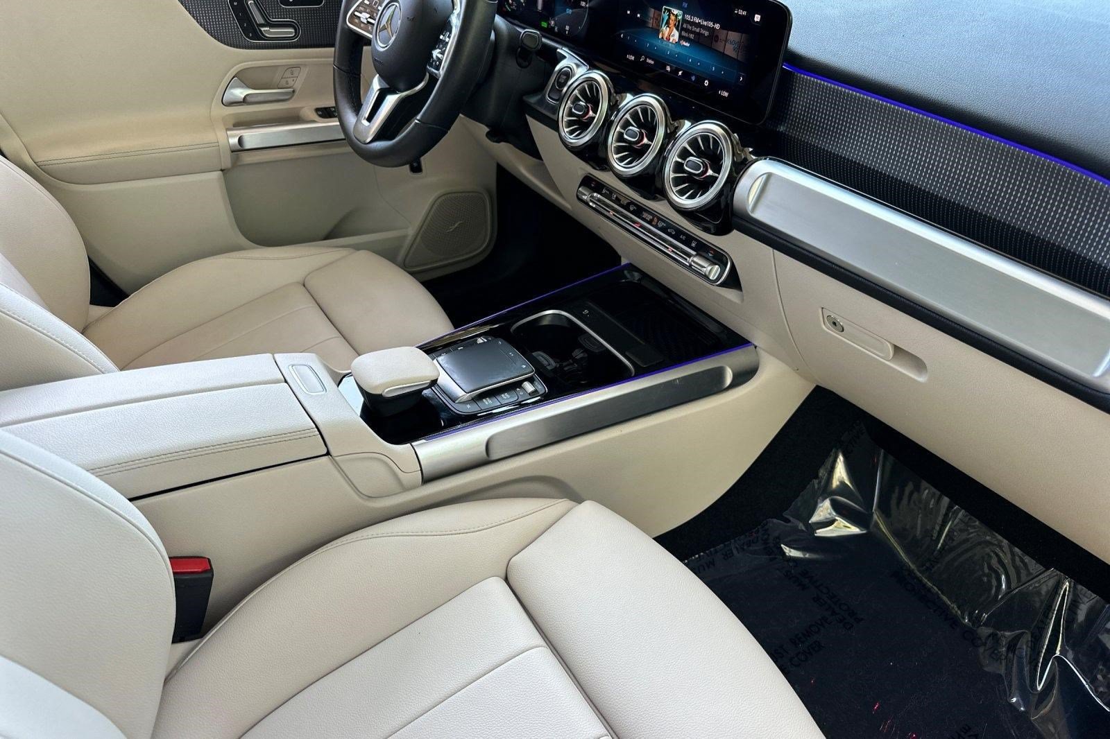 Used 2023 Mercedes-Benz EQB 300 4MATIC image 33