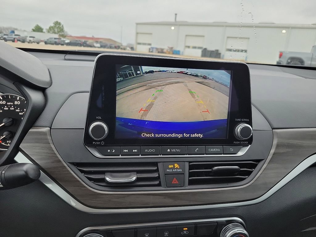 Used 2025 Nissan Altima 2.5 SV FWD image 16