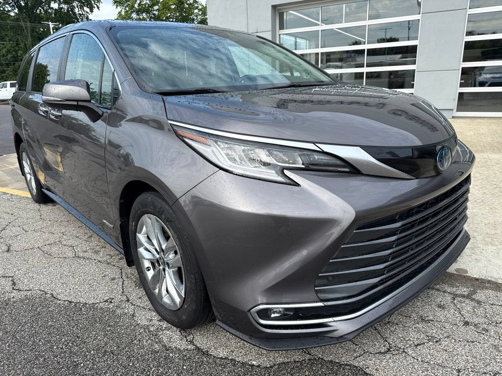 Used 2021 Toyota Sienna Limited AWD/4WD image 14