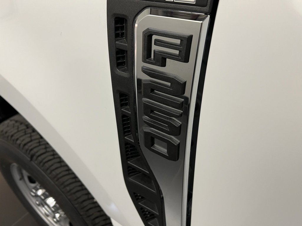 New 2026 Ford F250 XL w/ XL Chrome Package image 9