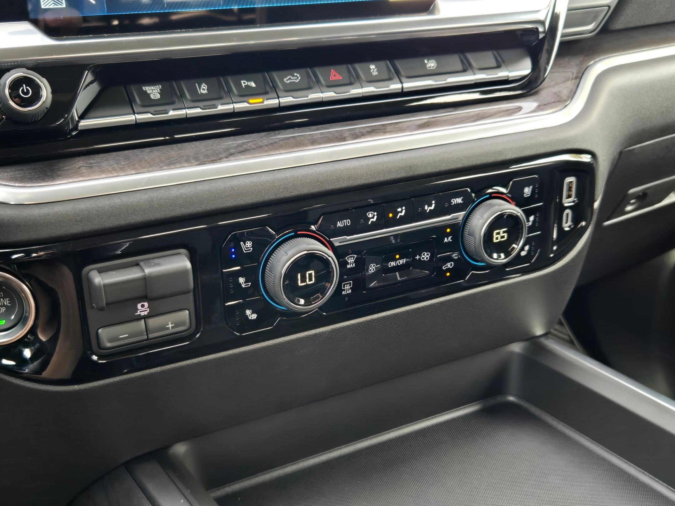 Certified 2026 Chevrolet Silverado 3500 LTZ w/ LTZ Texas Edition image 21