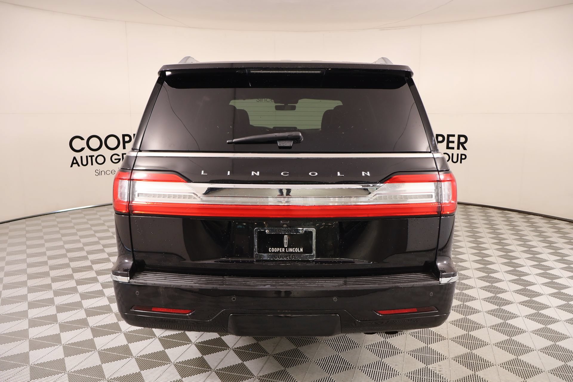 Used 2020 Lincoln Navigator Reserve AWD/4WD image 24