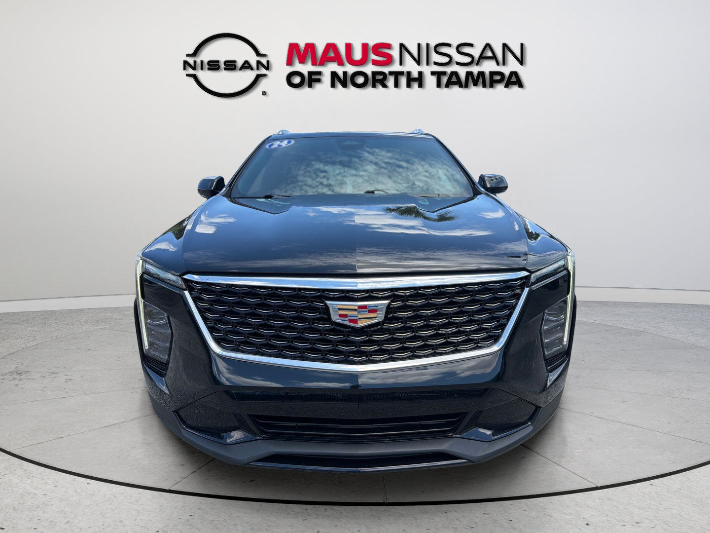 Used 2024 Cadillac XT4 Premium Luxury FWD image 3