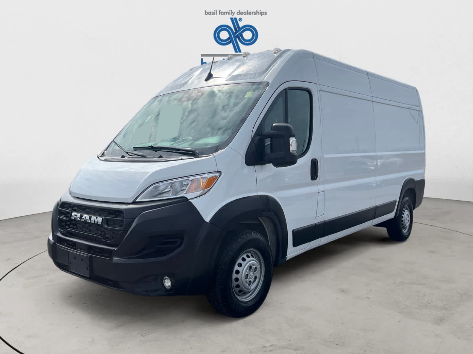 Used 2025 RAM ProMaster 2500 w/ Convenience Group FWD image 2