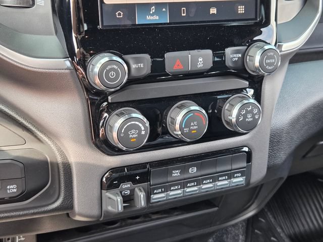 New 2026 RAM 3500 Big Horn AWD/4WD image 25