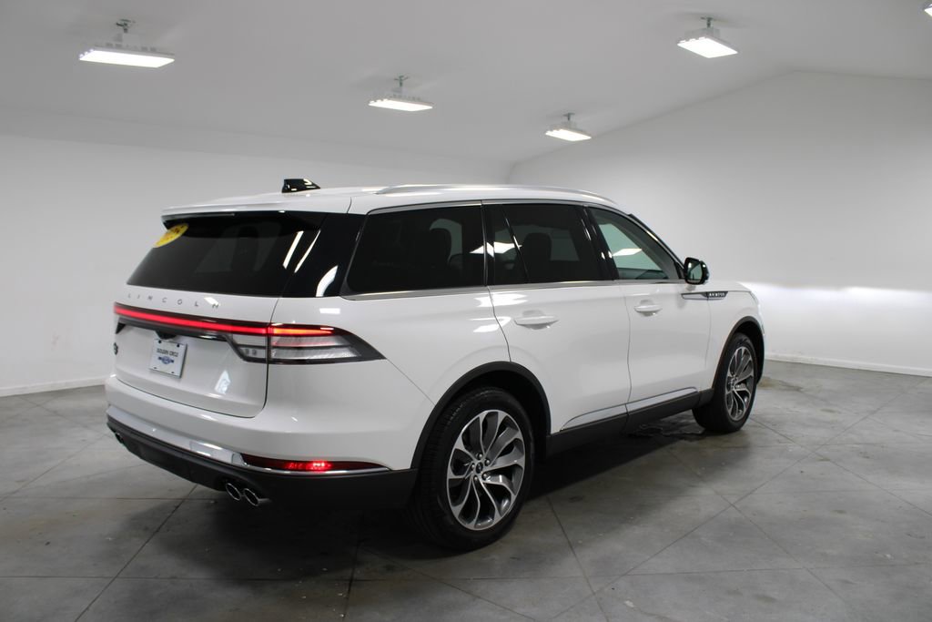 Used 2025 Lincoln Aviator Reserve w/ Illumination Package AWD/4WD image 9