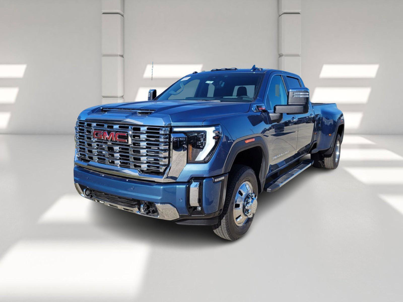 New 2026 GMC Sierra 3500 Denali w/ Denali Reserve Package