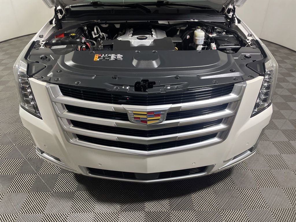 Used 2019 Cadillac Escalade Premium Luxury AWD/4WD image 27